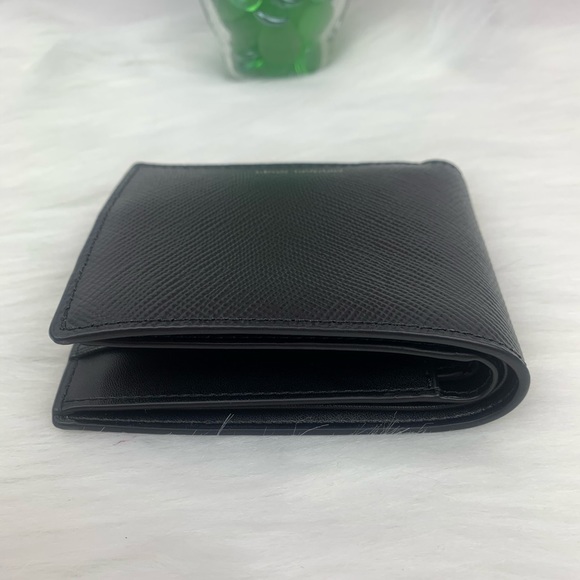 Michael Kors Harrison Billfold with Passca… - Picture 5 of 7